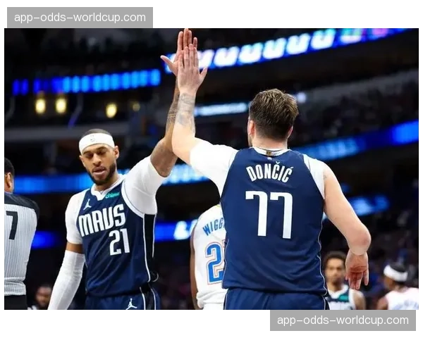 独行侠加时险胜马刺,东契奇欧文组合合砍75分助进攻效率登顶 独行侠加时险胜马刺,东契奇欧文组合合砍75分助进攻效率登顶