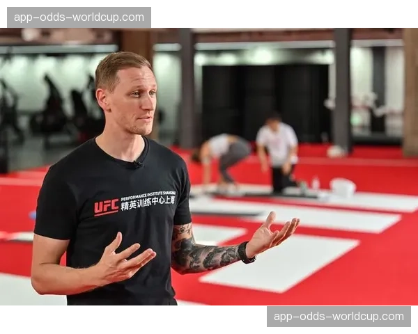 运动装备巨头与UFC续签十年独家服装合作协议